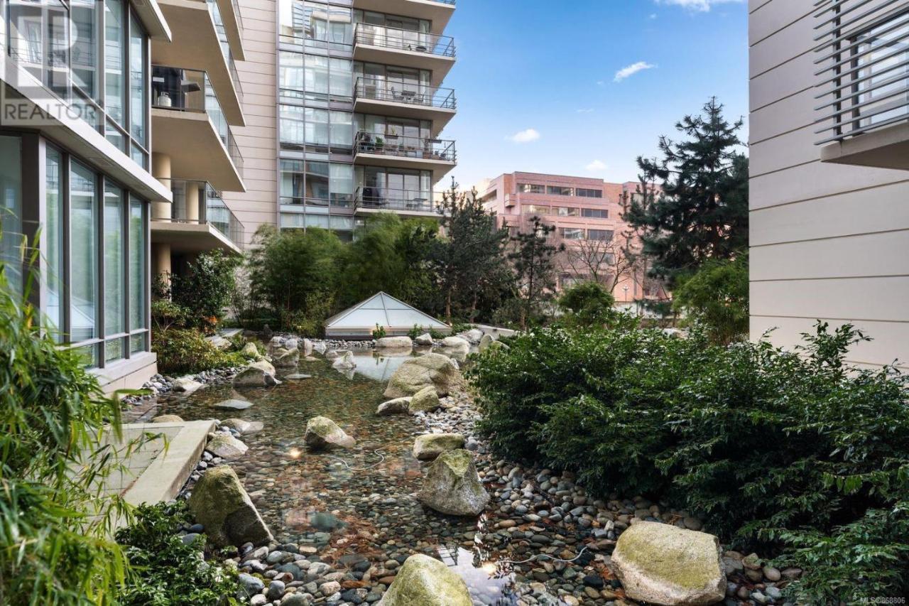 Waterfalls Hotel - Suite In Falls Downtown With Pool Victoria Exterior foto